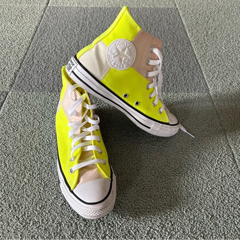 Converse High Top Sneakers Neon Yellow - Changes Color in Sunlight!